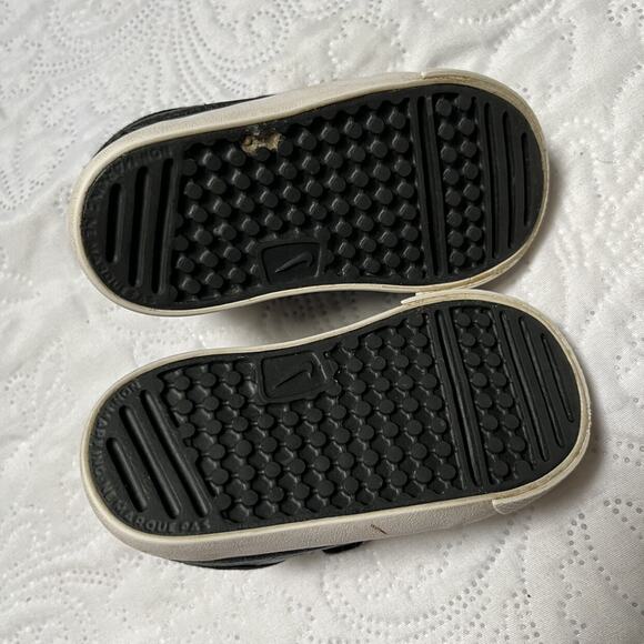 Nike Capri 3 Leather Sneakers Size 5 - Picture 8 of 10